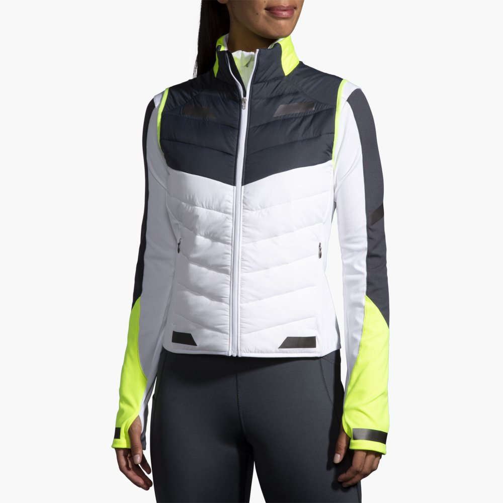 Brooks Run Visible Insulated Vest White | 56YOHDMGE