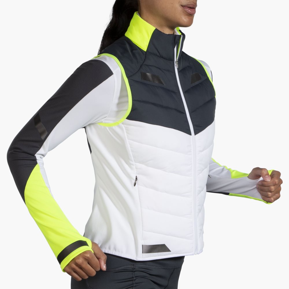 Brooks Run Visible Insulated Vest White | 56YOHDMGE