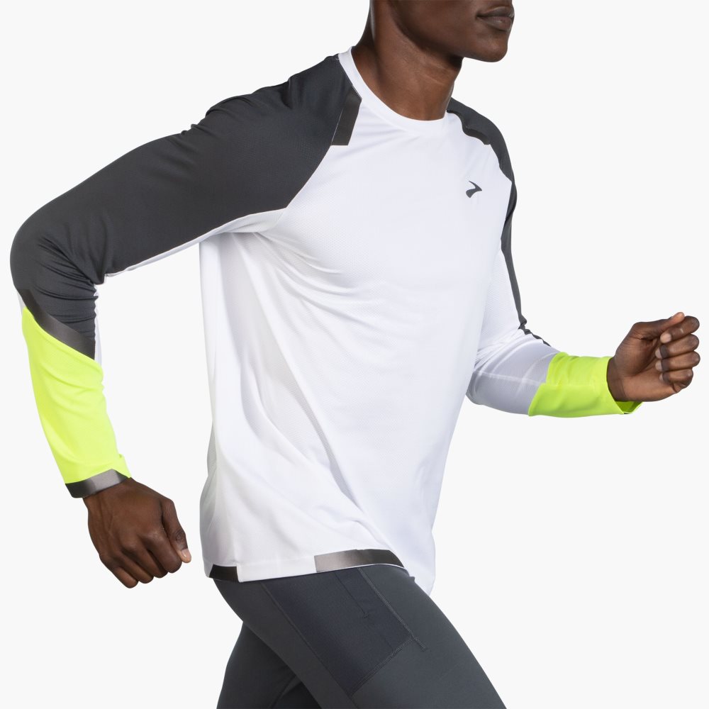 Brooks Run Visible Long Sleeve White | 49FDWHXIN